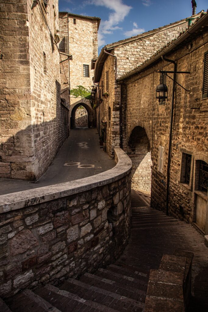 assisi winding streets